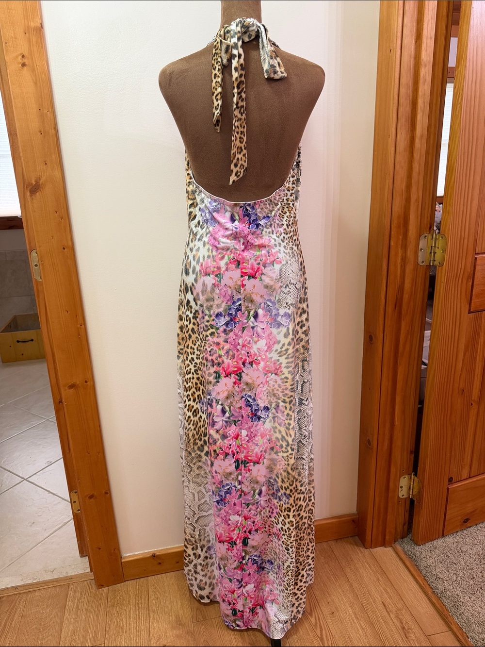 Boston Proper. Leopard Floral & Animal  V- Neck Maxi Dress with Open Back. NWOT - Picture 2 of 11